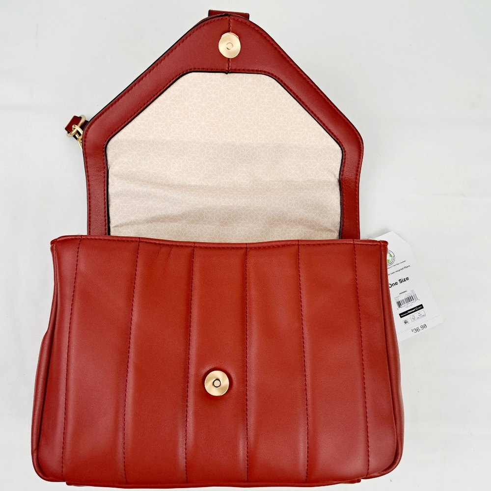 Time and Tru Women's Red Puffer Quilted Envelop Style Handbag, purse - Picture 8 of 11